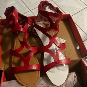 Red 7.5 woman sandals